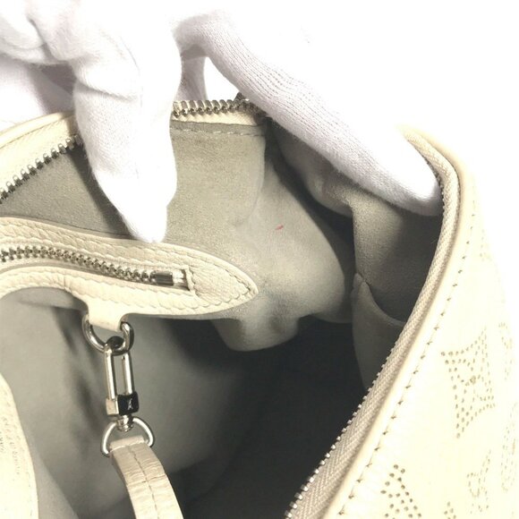 LOUIS VUITTON Beige Monogram Leather Shoulder Bag - Picture 13 of 16